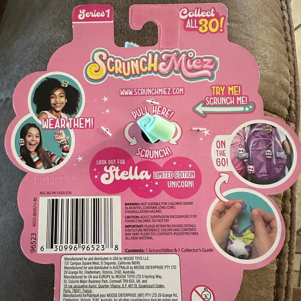 ☀️ 3/$10 magical unicorn gold sequins scrunchie to friend ( see description)